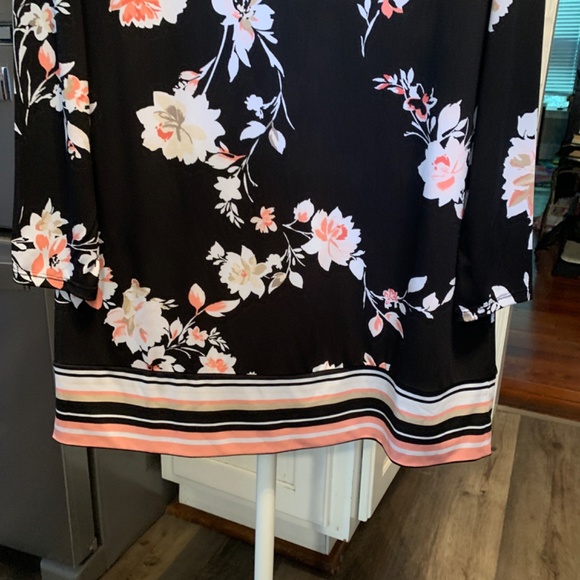 White House black‎ market mini dress. I never wore it - Picture 3 of 5